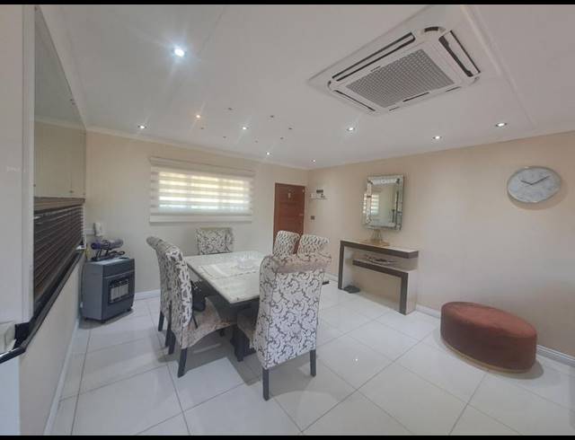3 BEDROOM APARTMENT FOR SALE IN UMGENI PARK